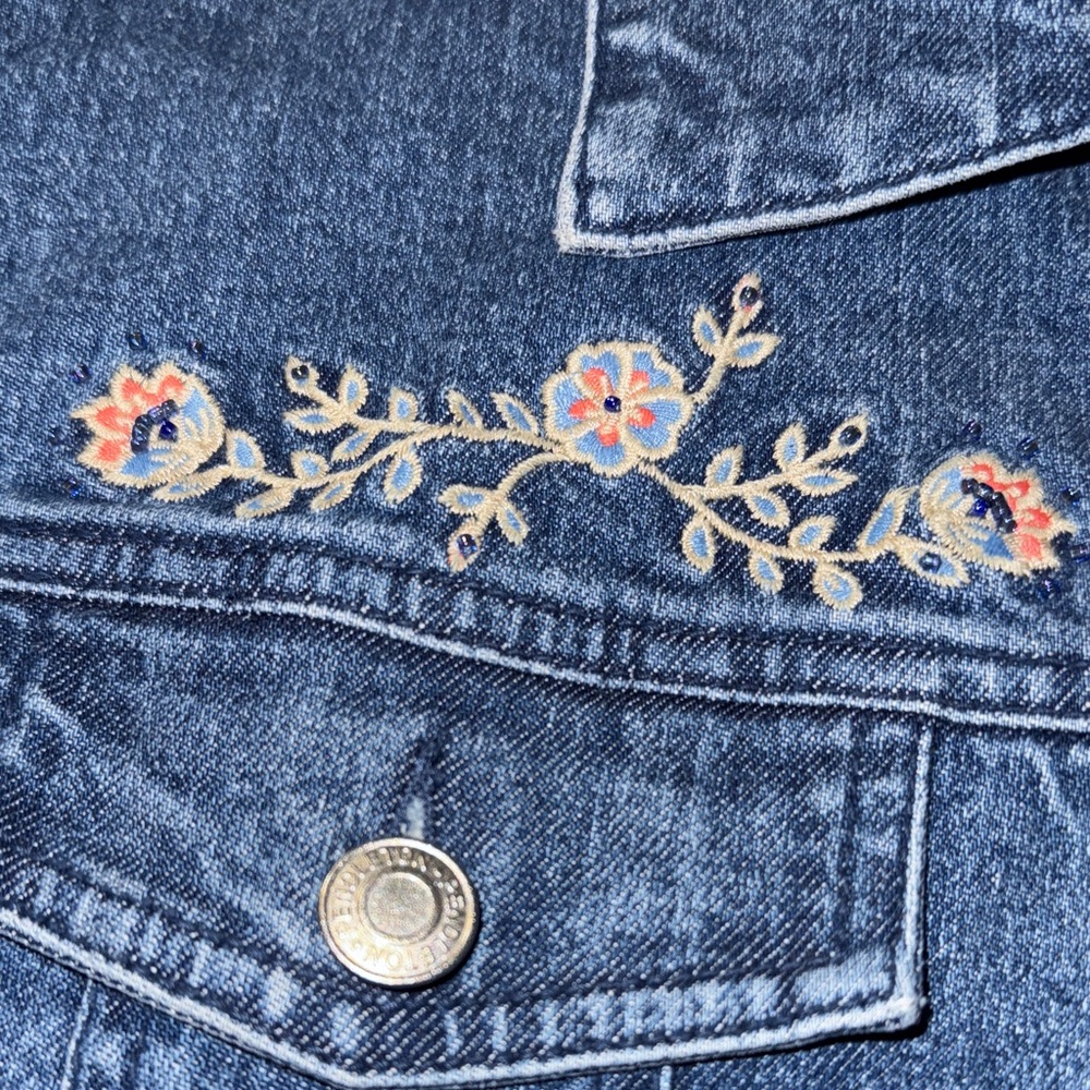 Beautiful Pendleton beaded and‎ embroidered Denim Vest - Picture 4 of 6